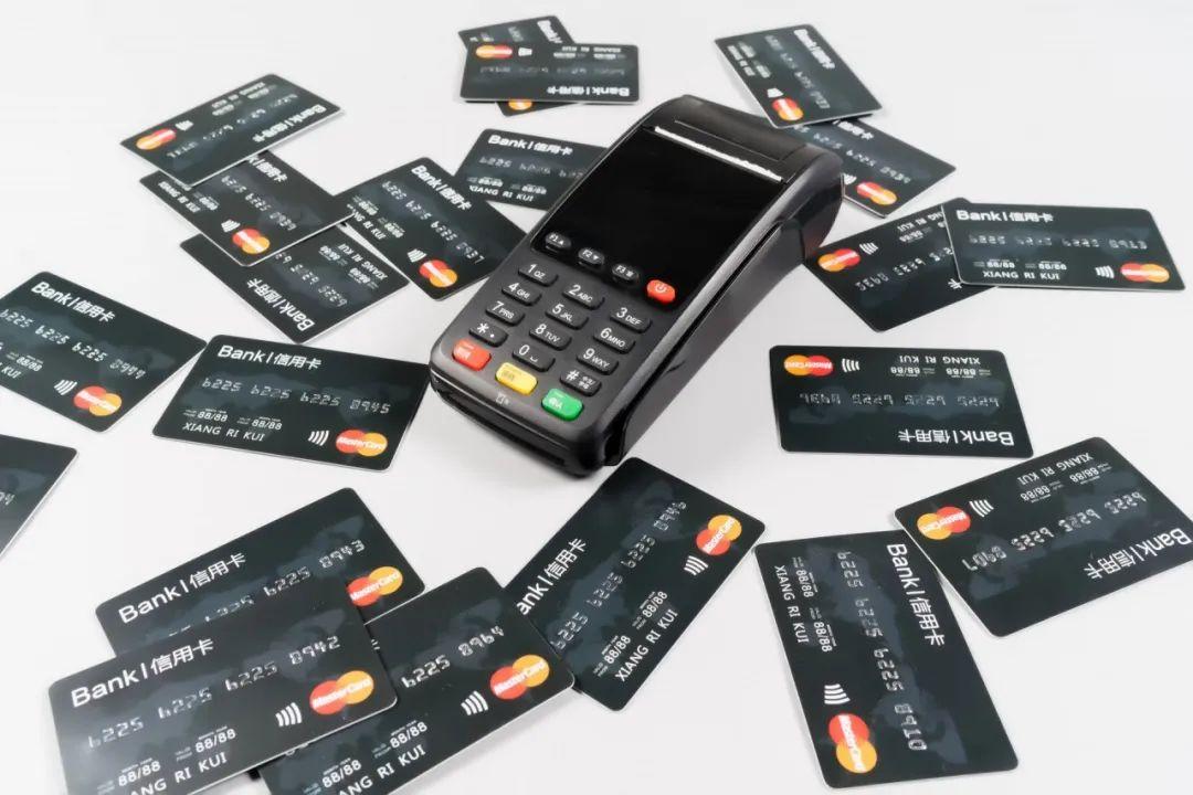 pos機加盟會員寶和拉卡拉哪個好？