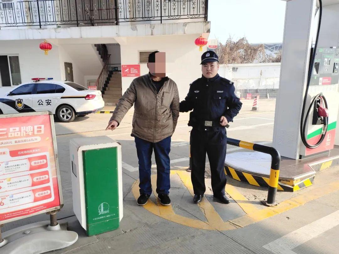 71歲老頭把POS機(jī)認(rèn)成了手機(jī)，偷POS機(jī)被抓